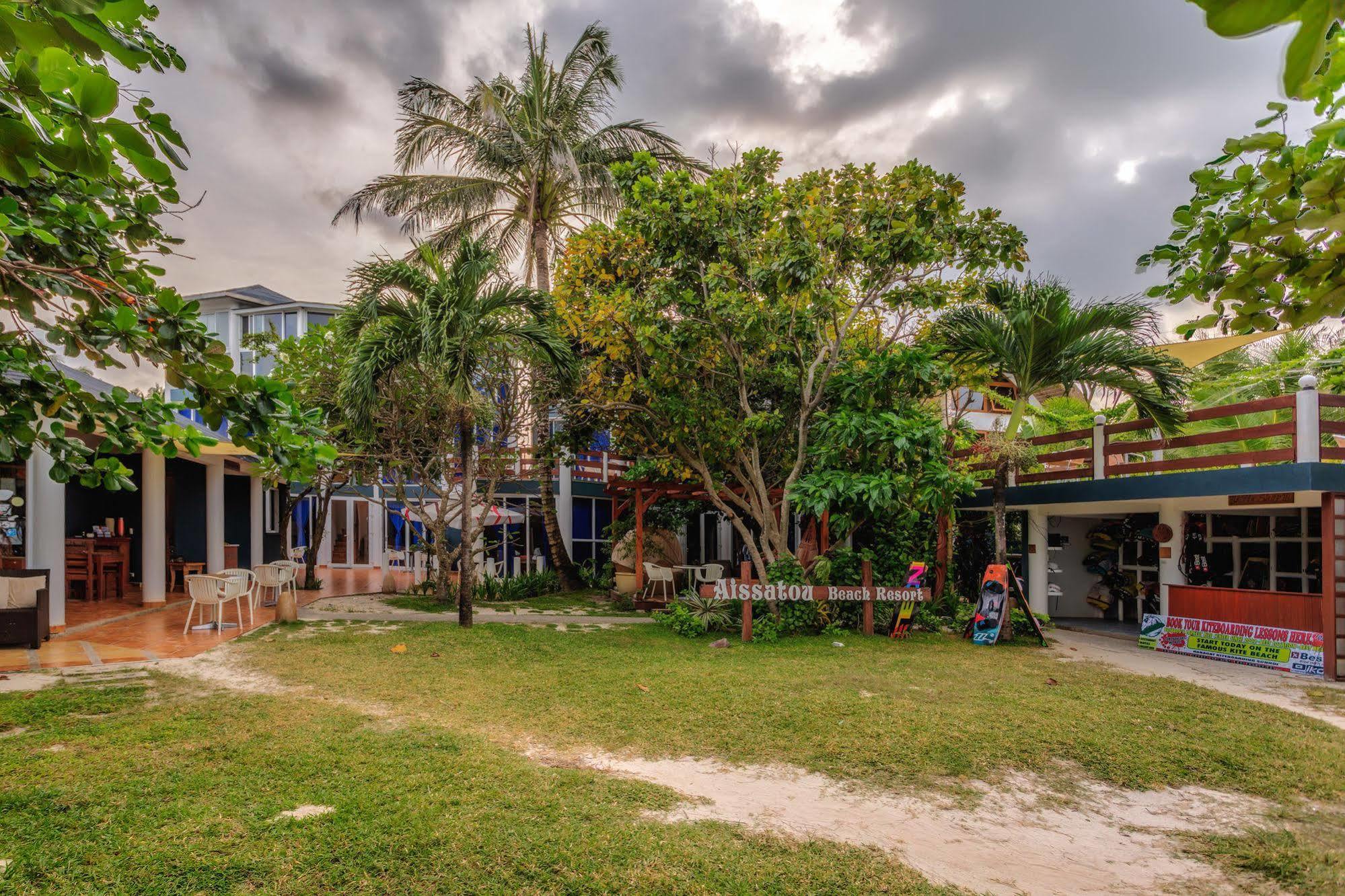 Aissatou Resort 3*